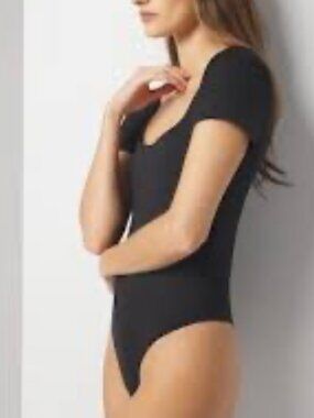 new (WHITE) WHITE HOUSE BLACK MARKET forme short sleeve bodysuit s